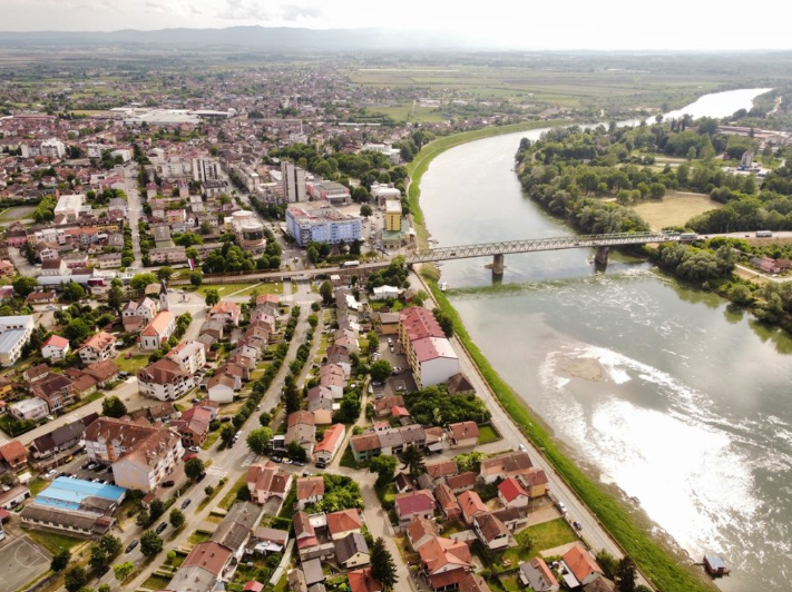 Sadašnji most i prelaz u Bosanskoj Gradišci. (Foto: Roli / Fotobaza)