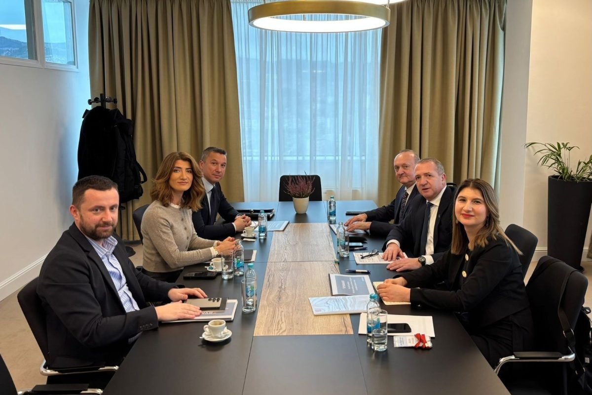 Ministrica Andrijana Katić (HDZ) sa upravom Aerodroma Sarajevo