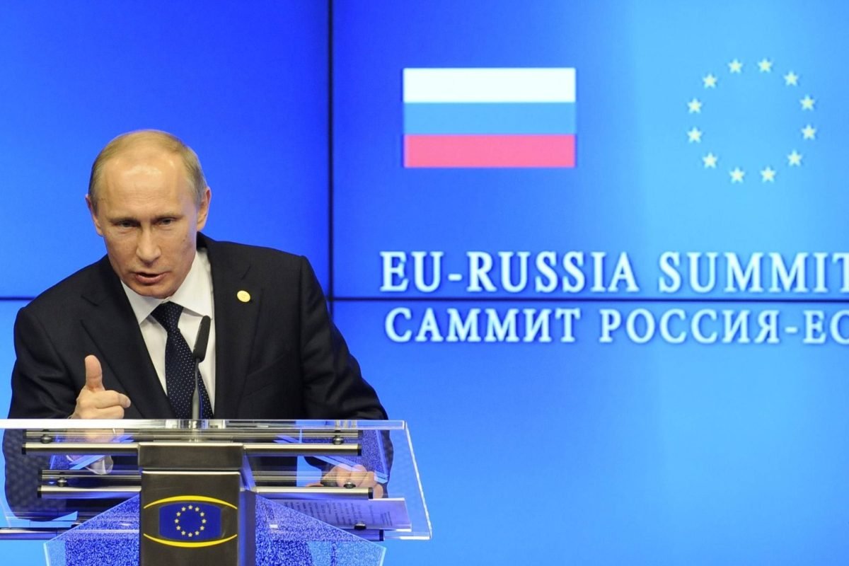 Russian President Vladimir Putin delivers a speech after a meeting as part of the 30th EU-Russia summit at EU headquarters in Brussels on December 21, 2012. Putin went into talks with the EU in feisty form, tackling a lengthy agenda of contentious issues, including human rights, Syria and trade ties.  AFP PHOTO/JOHN THYS